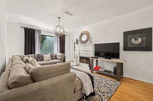 213-2400 Cumberland Pkwy Se, Atlanta, GA, 30339-4152 | Card Image