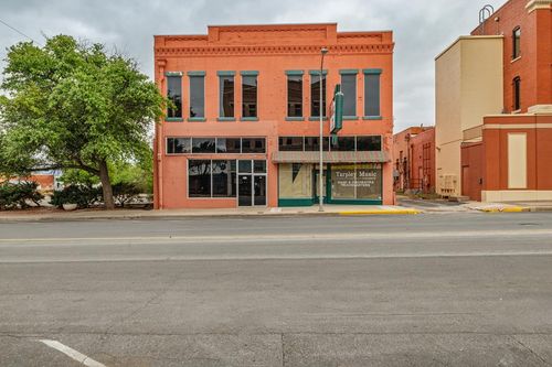 13 E Twohig Ave, San Angelo, TX, 76903-6432 | Card Image