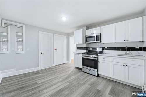 328 John St, Elizabeth, NJ, 07202-3946 | Card Image