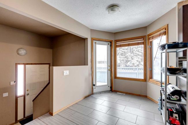 104 Pinewind Close Ne, Home with 4 bedrooms, 3 bathrooms and 4 parking in Calgary AB | Image 7