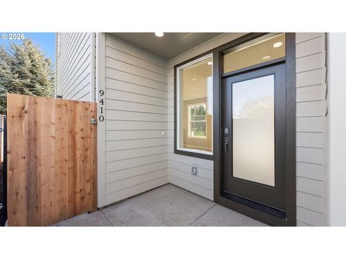 9410 N Saint Louis Ave, Portland, OR, 97203-2273 | Card Image