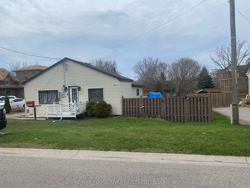 24 Hunt St, Bowmanville, ON, L1C2W7 | Card Image