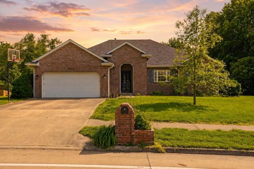 3806 Grant Ln, COLUMBIA, MO, 65203-6752 | Card Image