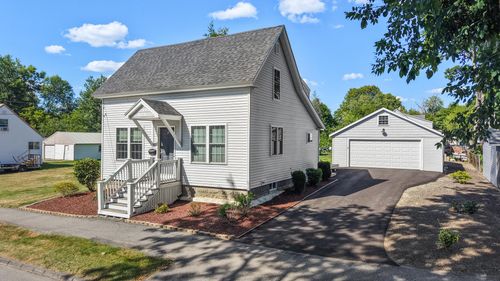 9 Vine St, Bangor, ME, 04401-6028 | Card Image