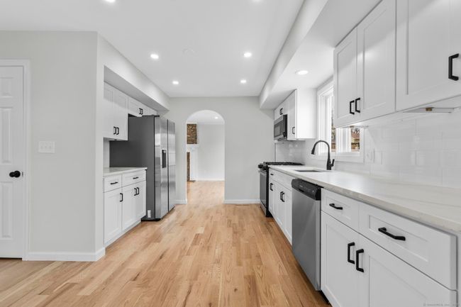 298 Summit St, House other with 3 bedrooms, 3 bathrooms and null parking in New Haven CT | Image 10