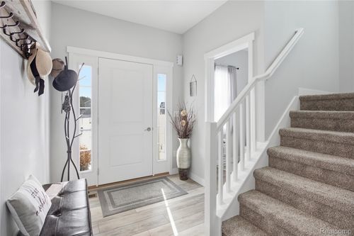 6275 Summerbrooke Cir, Fowlerville, MI, 48836-8812 | Card Image