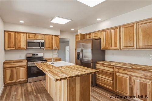 619 Terry Ranch Rd, Cheyenne, WY, 82007-9706 | Card Image