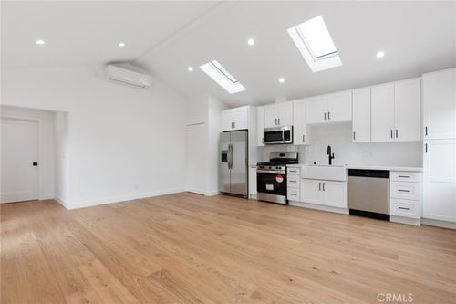 8336 Winsford Ave, Westchester, CA, 90045-4404 | Card Image