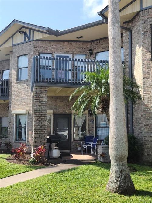 77 Santa Isabel Blvd, Laguna Vista, TX, 78578-2607 | Card Image