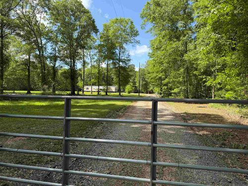 17635 Melancon Rd, Livingston, LA, 70754-3001 | Card Image