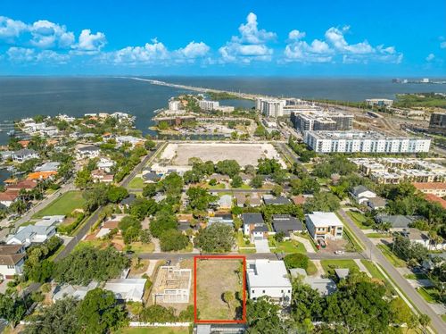 208 S Treasure Dr, TAMPA, FL, 33609-3530 | Card Image
