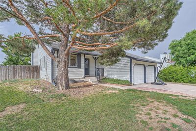 18486 E Crestline Circle, House other with 4 bedrooms, 2 bathrooms and 2 parking in Centennial CO | Image 2