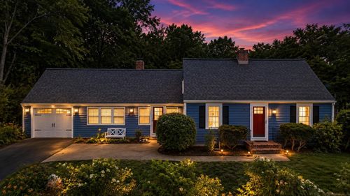 27 Baker St, Hudson, NH, 03051-3606 | Card Image