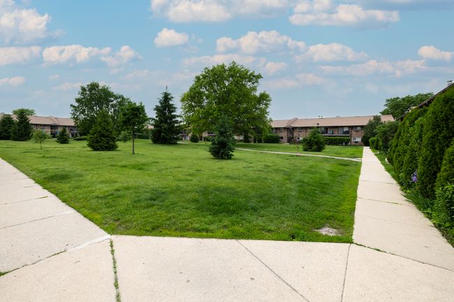 APT-208 - 808 E Old Willow Rd, Condo with 2 bedrooms, 2 bathrooms and 2 parking in Prospect Heights IL | Image 11