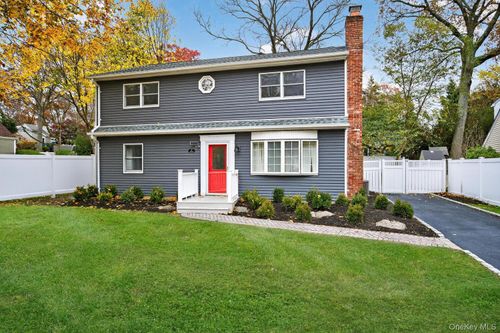 7 Claire Ave, Huntington Station, NY, 11746-3929 | Card Image