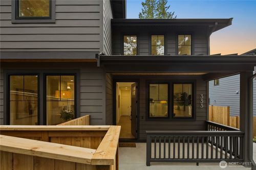 333 18th Ave, Kirkland, WA, 98033-4936 | Card Image