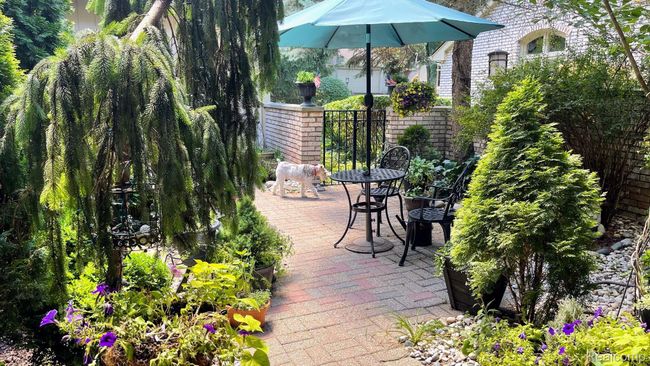 1339 Knollcrest Cir, Condo with 3 bedrooms, 3 bathrooms and null parking in Bloomfield Hills MI | Image 43