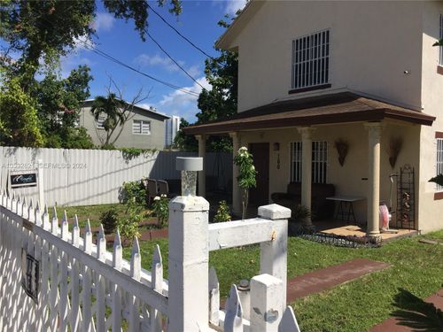 160 Nw 27th St, Miami, FL, 33127-4426 | Card Image