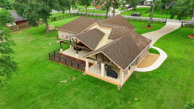 8518 Kerr Dr, House other with 3 bedrooms, 2 bathrooms and 2 parking in Tomball TX | Image 4