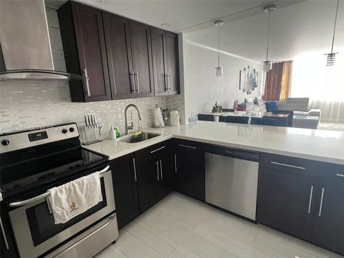 1013w-1301 Ne Miami Gardens Dr, North Miami Beach, FL, 33179-4984 | Card Image