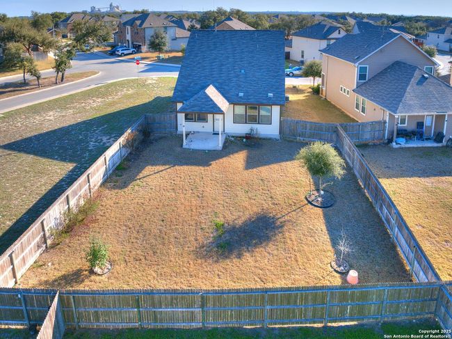 5627 Chestnut Xing, House other with 3 bedrooms, 3 bathrooms and null parking in San Antonio TX | Image 6