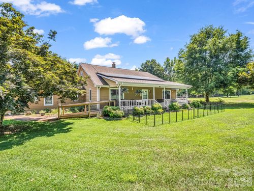 202 Sunset Memorial Rd, Forest City, NC, 28043-7003 | Card Image