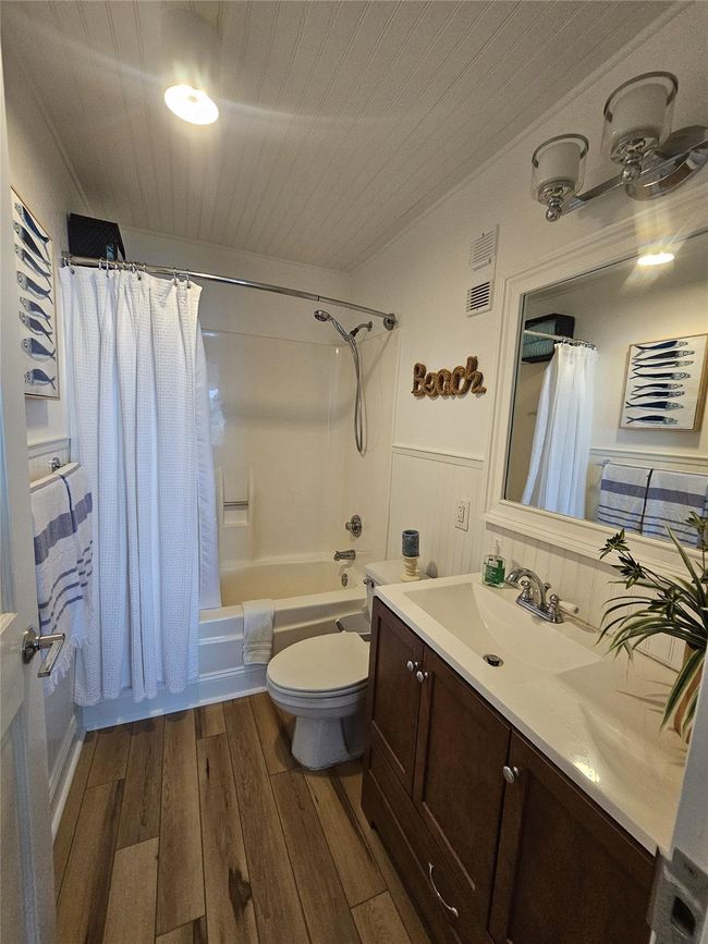 APT-804 - 415 E Beach Dr, Condo with 0 bedrooms, 1 bathrooms and null parking in Galveston TX | Image 28