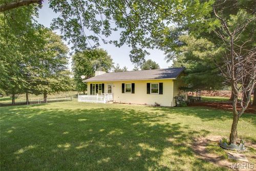 25078 White Rose Ln, Jerseyville, IL, 62052-6372 | Card Image