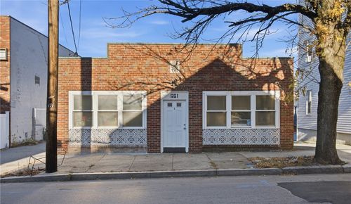 661 Douglas Ave, Providence, RI, 02908-1605 | Card Image