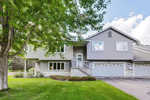 2556 Sumac Cir, White Bear Lake, MN, 55110-5622 | Card Image