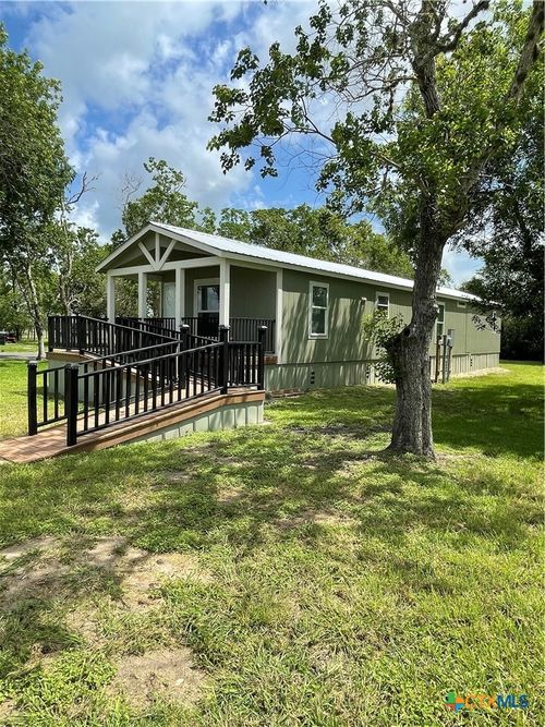 908 N Colorado Street, Edna, TX, 77957 | Card Image
