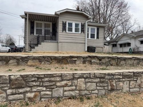 11100 E 11th St S, Independence, MO, 64054-1617 | Card Image