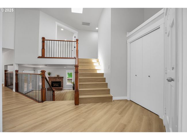 1111 Sw Linneman Ave, House other with 5 bedrooms, 3 bathrooms and 3 parking in Gresham OR | Image 5