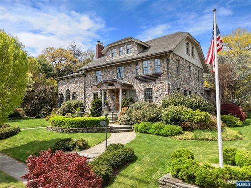 225 Hillside Ave, Nutley, NJ, 07110-1627 | Card Image