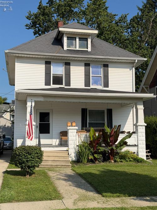 305 N Sandusky St, Tiffin, OH, 44883-1152 | Card Image