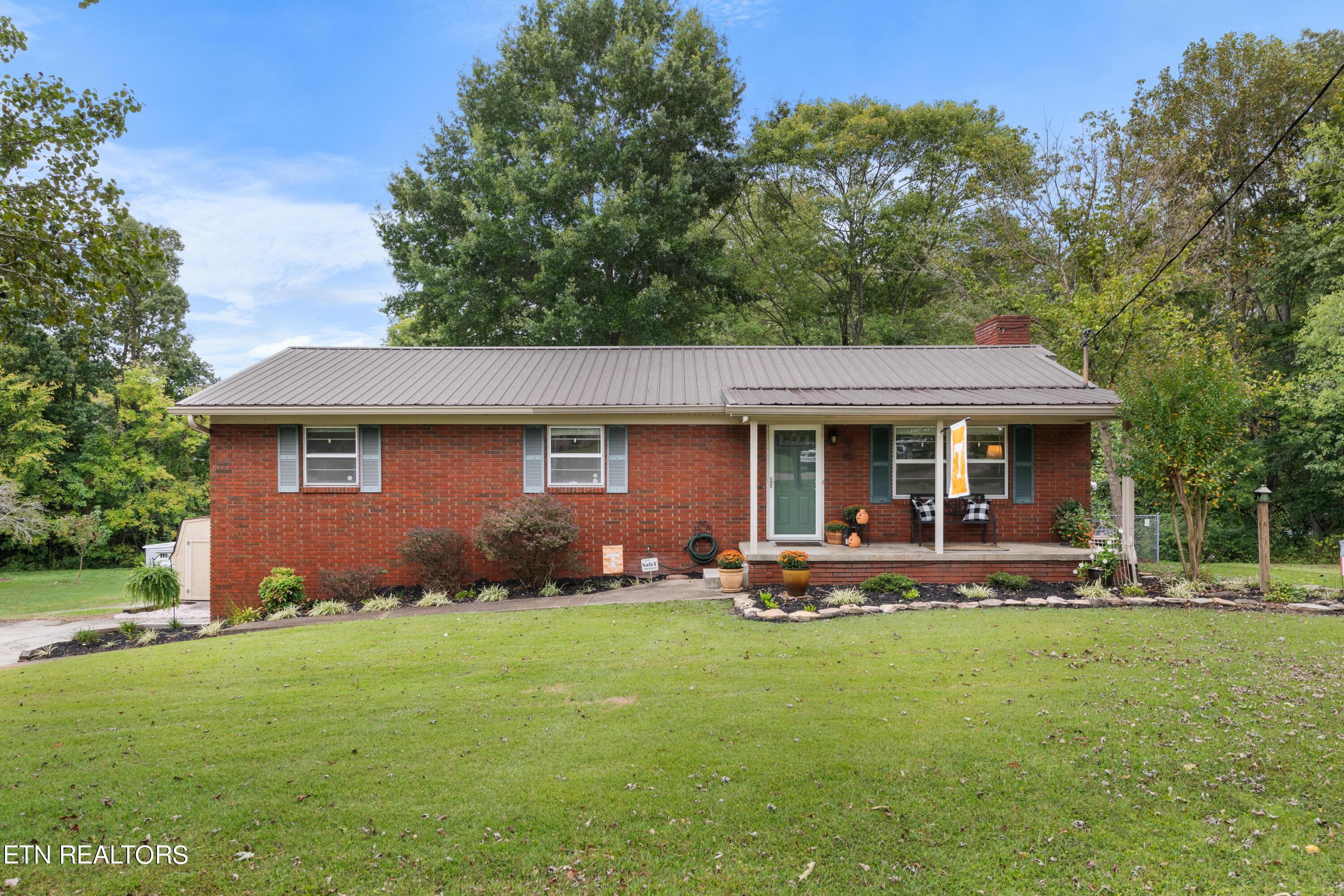 Genny Lynn Dr, Knoxville, TN 37918