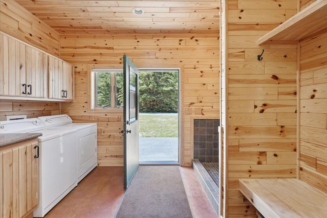 Laundry Room w/washer and dryer | Image 41