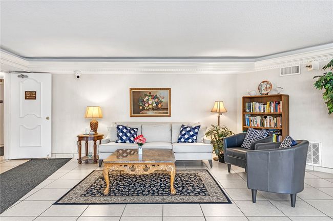 APT-405 - 200 Hoffman Ave, Condo with 2 bedrooms, 2 bathrooms and 2 parking in Cranston RI | Image 23