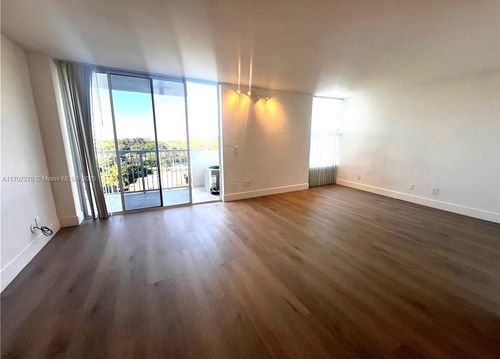 apt-811-2020 Ne 135th St, North Miami, FL, 33181-2170 | Card Image