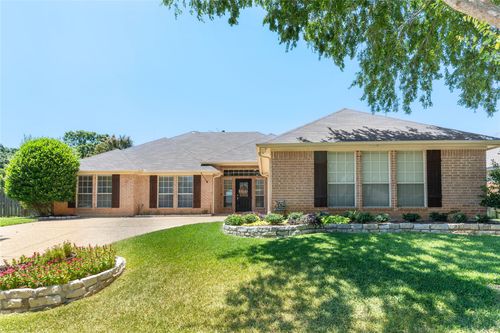 5424 Crested Butte Cir, Arlington, TX, 76017-1955 | Card Image