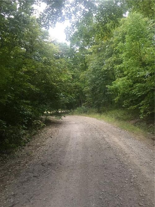 125 E Raintree Rdg, Mound City, KS, 66056-5527 | Card Image
