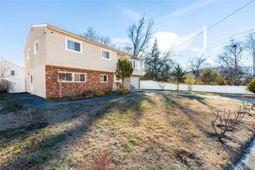 361 Nevada St, Lindenhurst, NY, 11757-5224 | Card Image