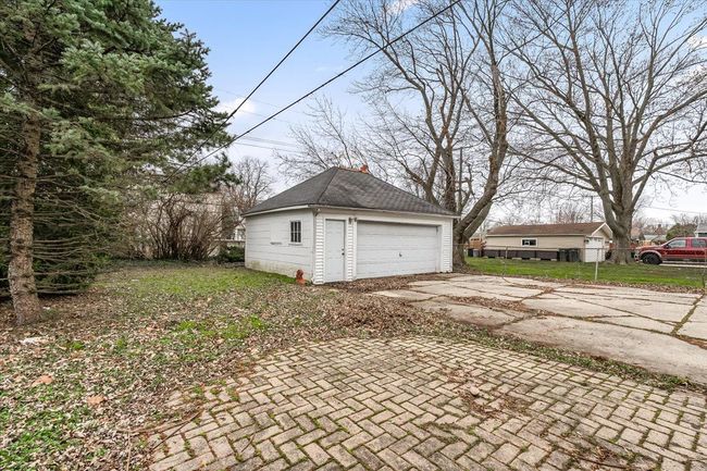 22514 Ridgeway St, House other with 2 bedrooms, 2 bathrooms and null parking in Saint Clair Shores MI | Image 23