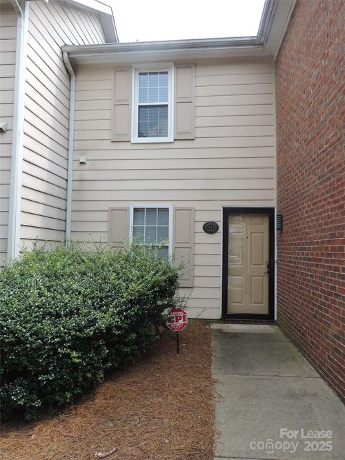 9252 Kings Canyon Dr, Charlotte, NC, 28210-7677 | Card Image