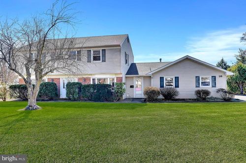 26 Plymouth Dr, Freehold, NJ, 07728-2726 | Card Image