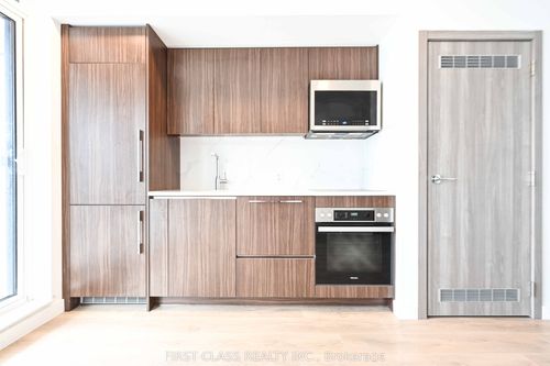 3907-38 Widmer St, Toronto, ON, M5V0P7 | Card Image