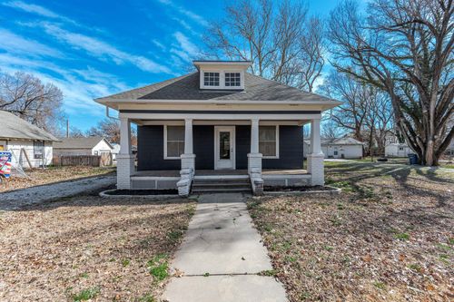 209 S 8th St, Conway Springs, KS, 67031-8817 | Card Image