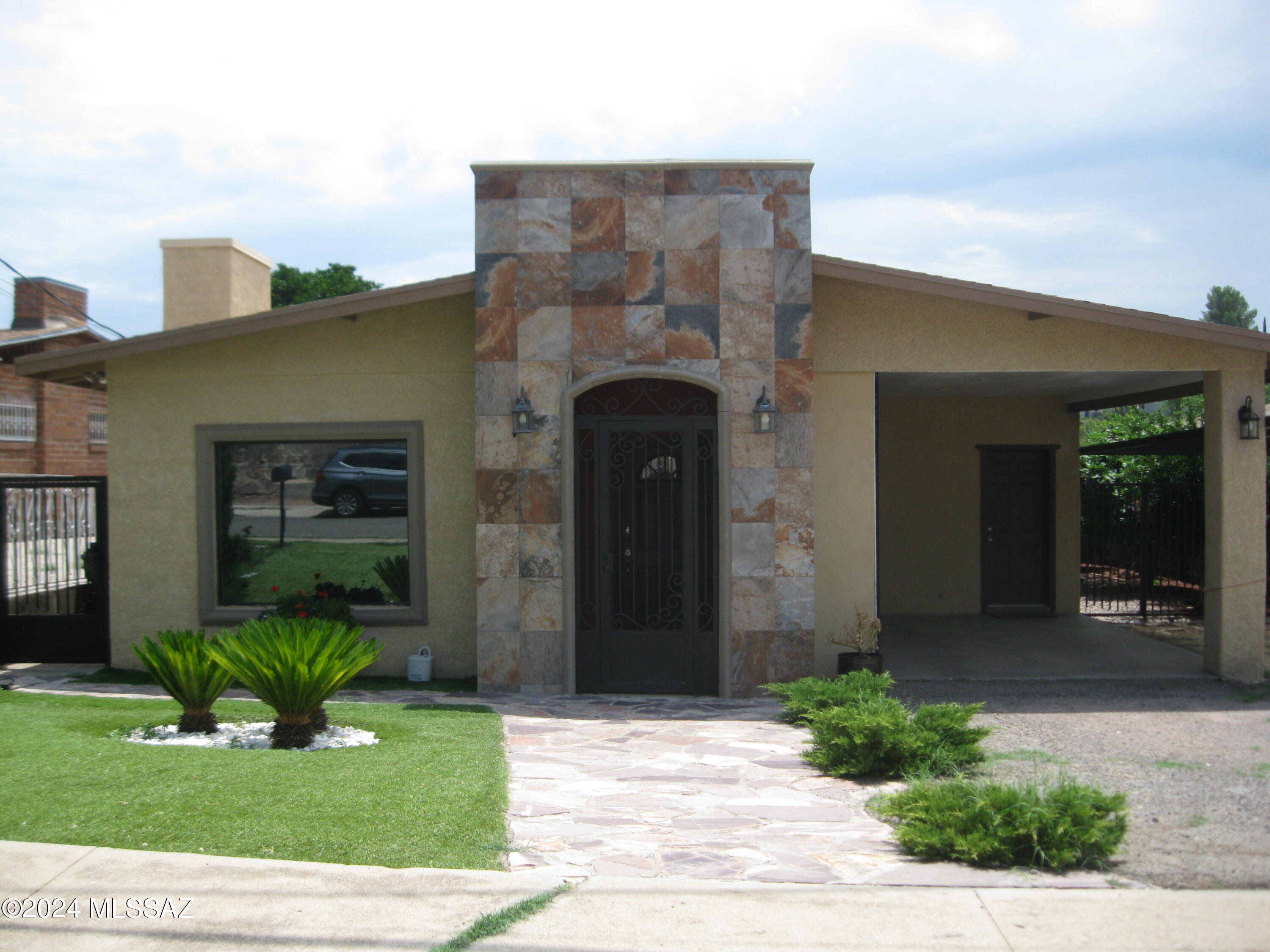 Sonoita Ave, Nogales, AZ 85621