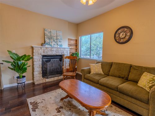 4-1013 Chestnut St, San Marcos, TX, 78666-3426 | Card Image