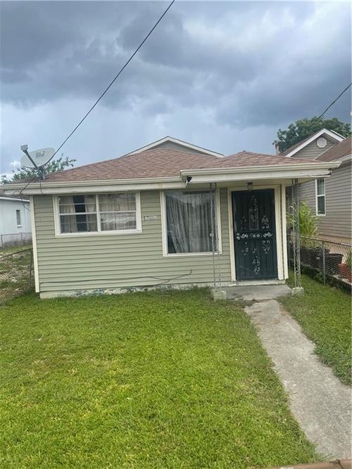 1307 Solon St, Gretna, LA, 70053-2450 | Card Image